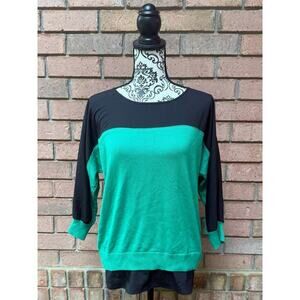 EUC Calvin Klein Navy Green Colorblock Sweater Size Small